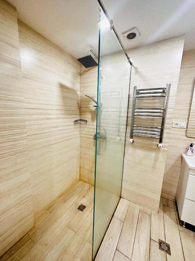 Suite Apartment On Pushkin Street Yerevan Exterior photo